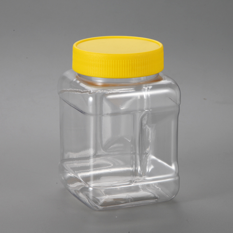Clear empty spice bottles 500ml plastic PET salt shaker spice jar