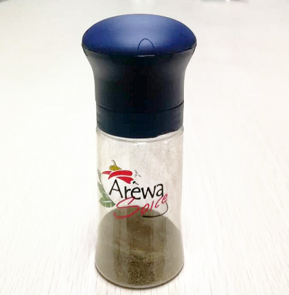 150ml spice plastic bottle with manual nuts/spice grinder